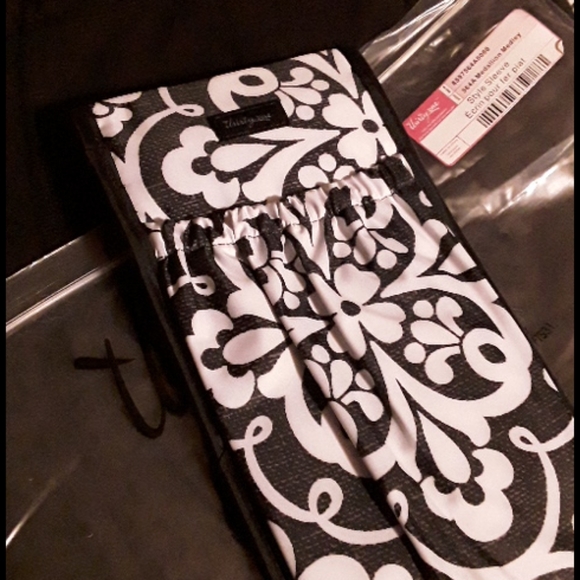 Hot Iron sleeve - Picture 3 of 3